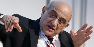 CH26. SANTIAGO (CHILE), 27/03/2014.- El presidente de la junta directiva de la aerolu00ednea Avianca, Germu00e1n Efromovich, participa hoy, jueves 27 de marzo de 2014, en la Feria Internacional del Aire y del Espacio (FIDAE) 2014, en Santiago de Chile. La FIDAE t