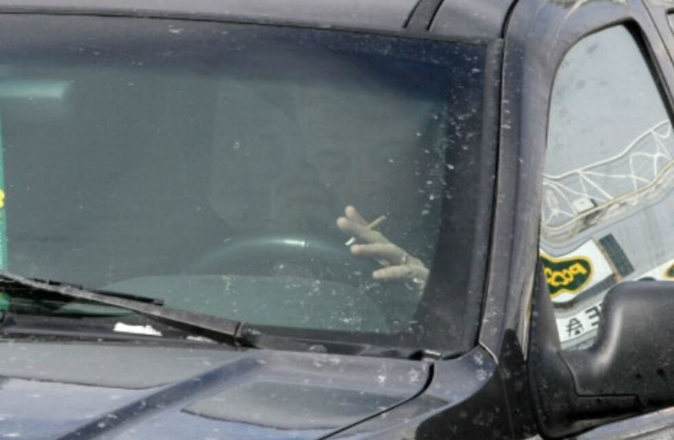 Carlos Paz: se encerró en su auto para evitar que se lo secuestraran