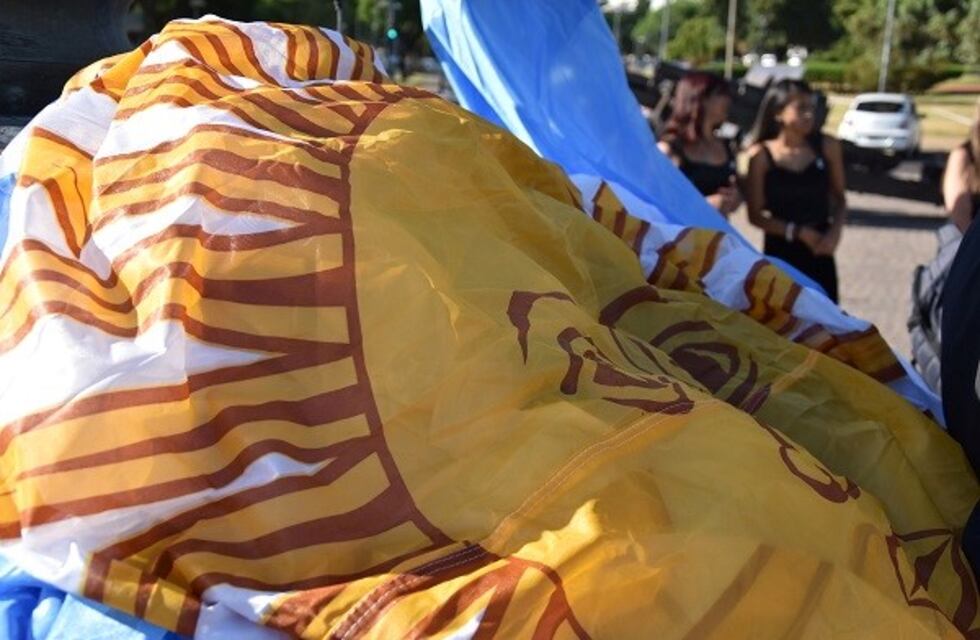 Proponen que el 27 de febrero sea día no laborable en Rosario