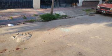 El presunto ladrón abatido es menor y cayó a pocos metros de la vivienda de barrio Granadero Pringles\u002E (Cadena 3)