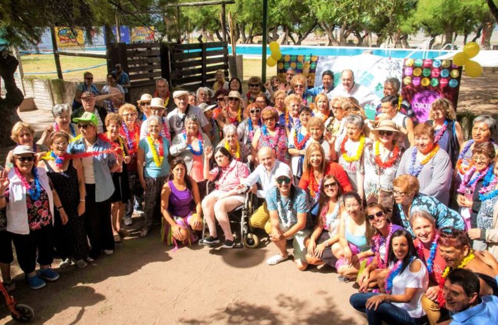 Se pone en marcha la colonia de vacaciones para Adultos Mayores