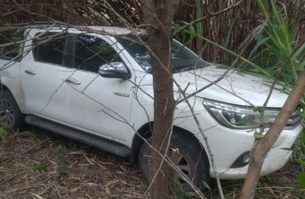 Inseguridad: encuentran en las márgenes del Salí una camioneta robada en Leales