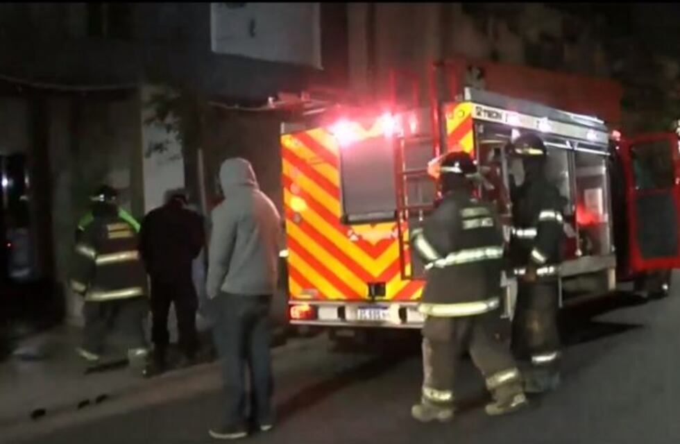 Evacuaron edificio del centro rosarino de madrugada por principio de incendio