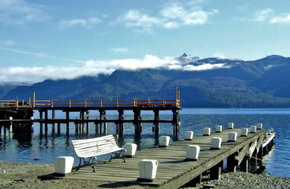 Un bombero y canes cordobeses se sumaron a la búsqueda de un joven perdido en Río Negro