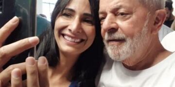 Cristina Brítez con Lula en San Pablo, durante el Congreso del PT brasileño\u002E (Twitter)