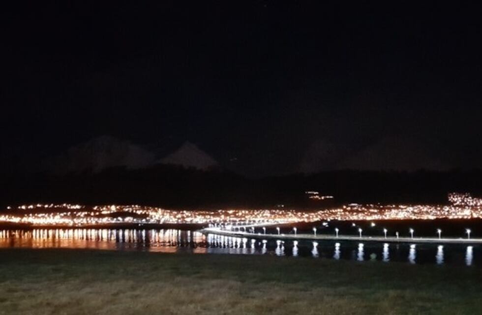 Se inauguró la iluminación led del acceso al aeropuerto