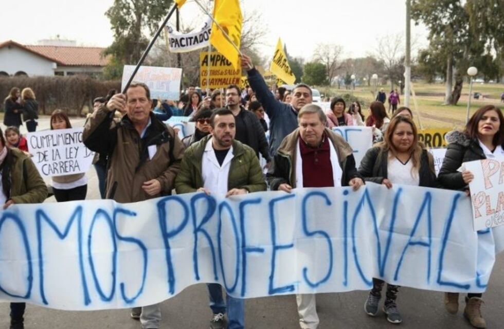 Enfermeros se manifestaron por el rechazo al cambio de régimen