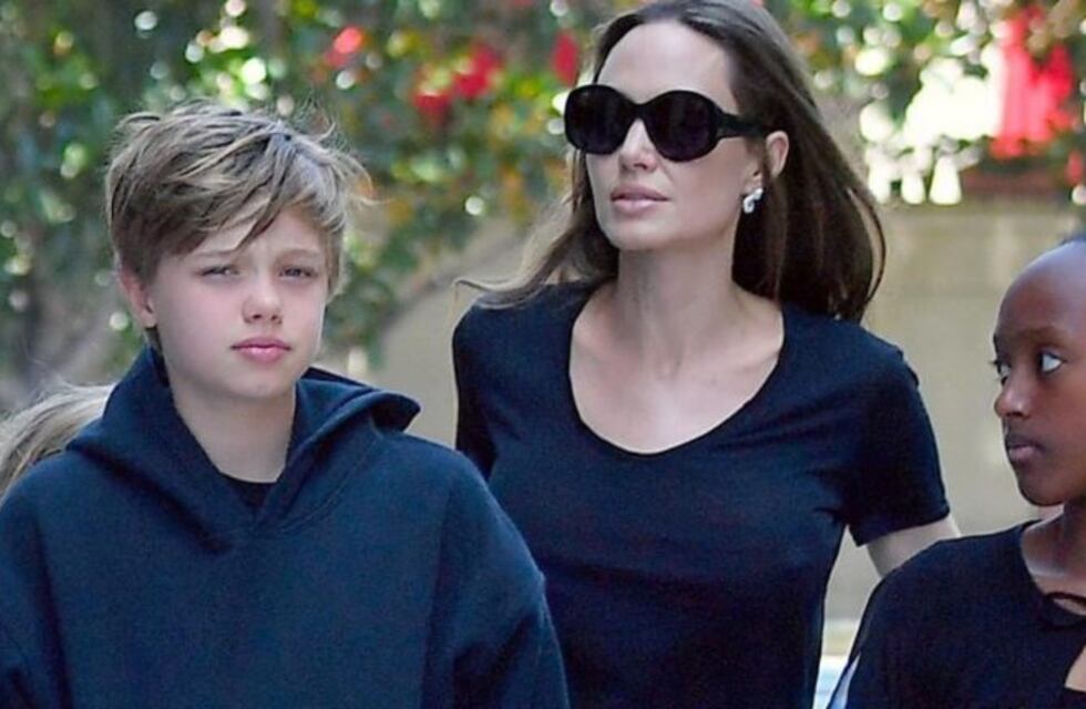 Las últimas fotos del hijo de Brad Pitt demuestran su gran parecido con el actor