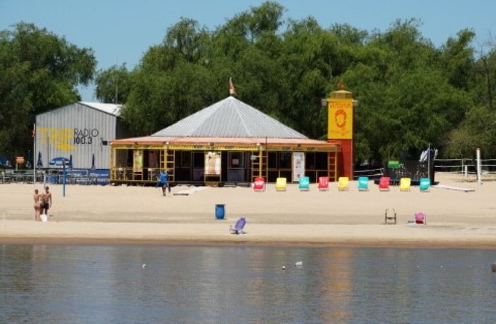 Pasar el día en las playas de las islas del Paraná será más caro este año