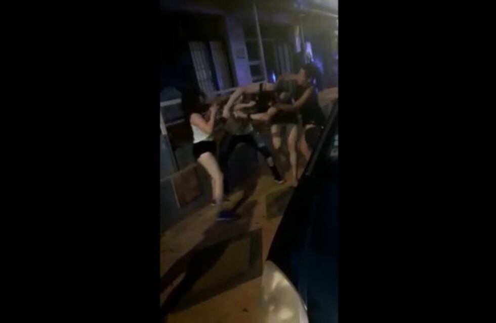 Puerto Piray: tres chicas golpearon a una trans