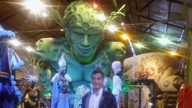 Gustavo Garzón en el Museo del carnaval de Gualeguaychú\nCrédito: Museo Carnaval