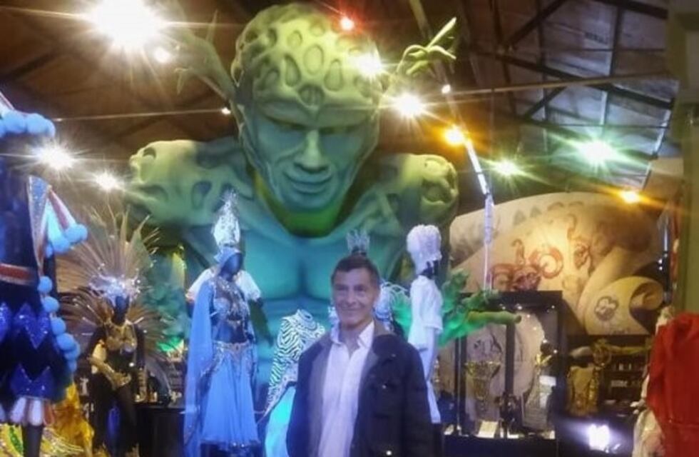 Gustavo Garzón pasó por Gualeguaychú y visitó el Museo del Carnaval
