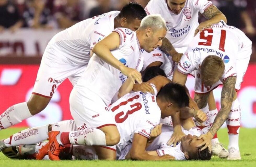 Huracán derrotó a Lanús por la mínima y trepó al tercer puesto de la Superliga