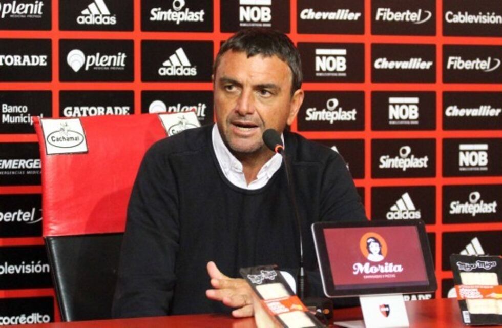 Osella no ocultó su fastidio por los atrasos salariales en Newell's y se solidarizó con el personal de paro