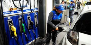 Desde este sábado 1 de junio de 2019 regirá un aumento del 3% en naftas y gasoil\u002E