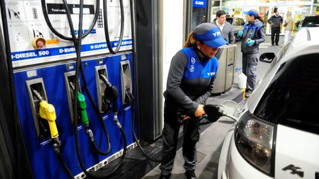 En dos semanas, entre los importes congelados y los estimados por las compañías estará en un 20% de aumento en las naftas,
