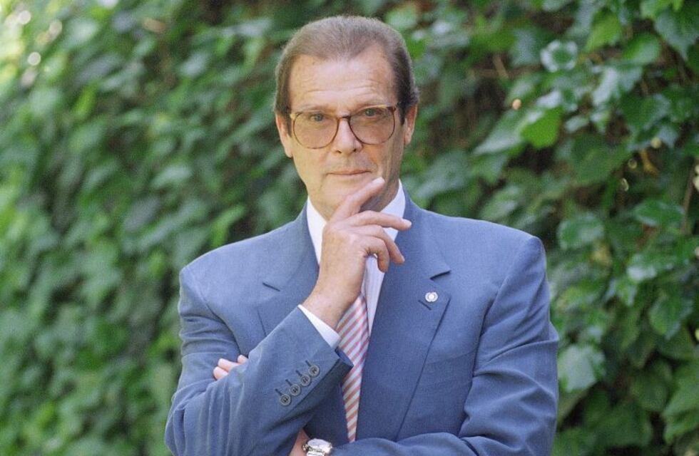 Murió a los 89 años el actor británico Roger Moore, que encarnó a James Bond