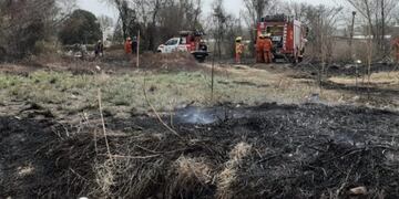 Travesura infantil deriva en incendio en Huinca Renancó