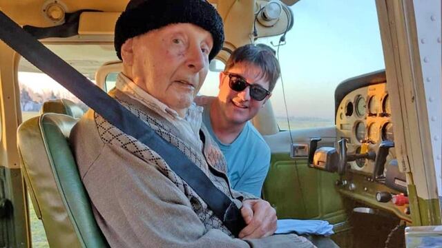 A los 94, Atilio pudo volver a subirse a una avioneta, en Coronel Moldes.