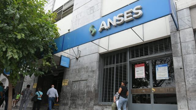 El Gobierno nacional determinó que los organismos públicos se desprendan de sus tenencias de bonos en dólares.