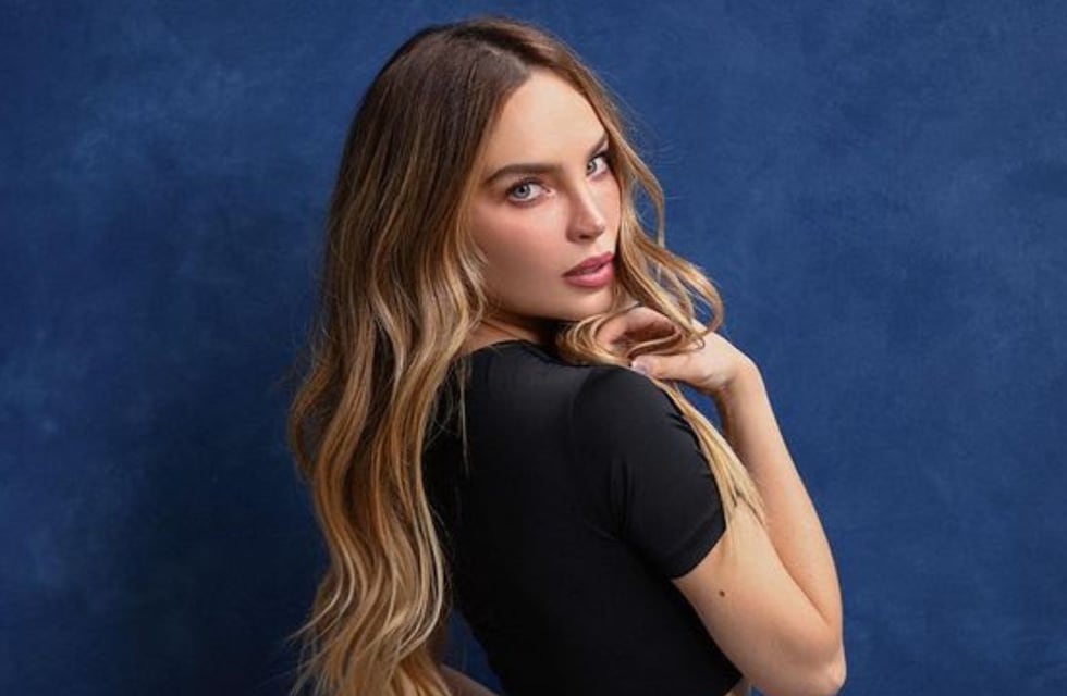 Top, minifalda y muchas perlas: Belinda se robó todas las miradas con el look más canchero