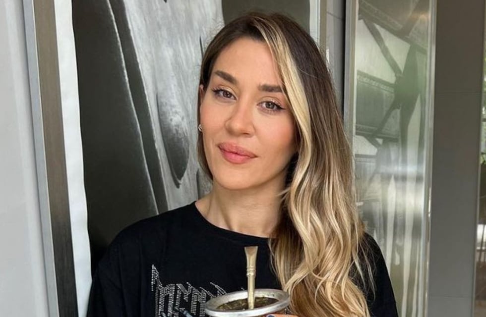 Jimena Barón disfruta de las playas de Búzios: microbikini, sol y mucha piel