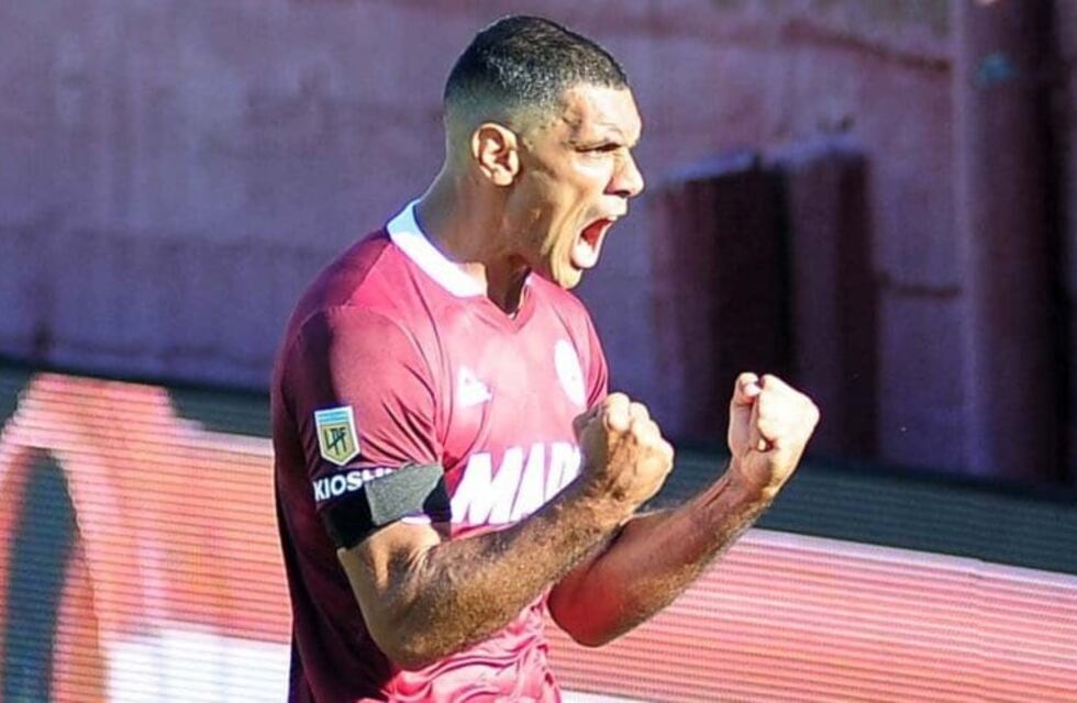 Lanús le ganó 2 a 1 a Defensa y Justicia por la Copa de La Liga y es líder de la Zona 2