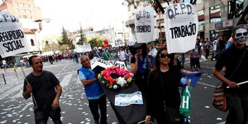 Los que paran y los que no paran se manifestaron en las redes sociales (EFE)