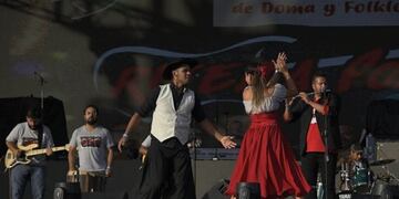 Segunda noche de argentinidad en el Festival, a pura danza, doma y folclore\u002E