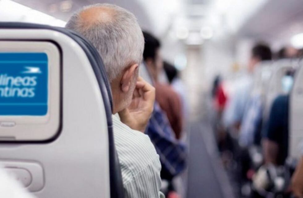 Cómo pueden los jubilados acceder al descuento del 30% en vuelos de Aerolíneas Argentinas