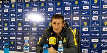 Edgardo Bauza dialogó con la prensa este jueves en Arroyo Seco\u002E (CARC)