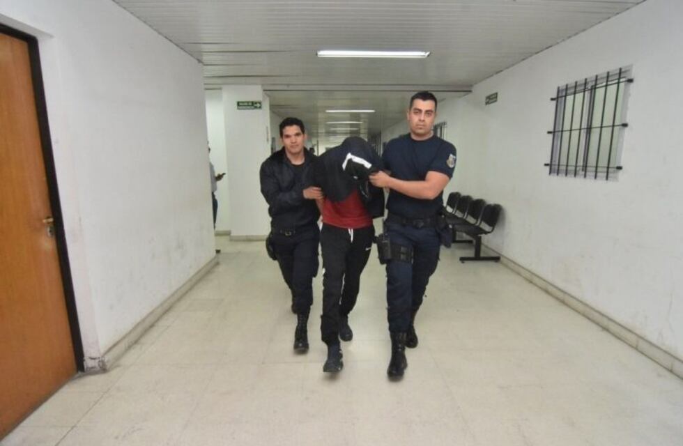 Habló el joven que chocó en una moto robada y abandonó el cadáver de su novia