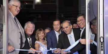Inauguración del edificio de UTHGRA Seccional Neuquén\u002E (Twitter / OmarGutierrezOk)