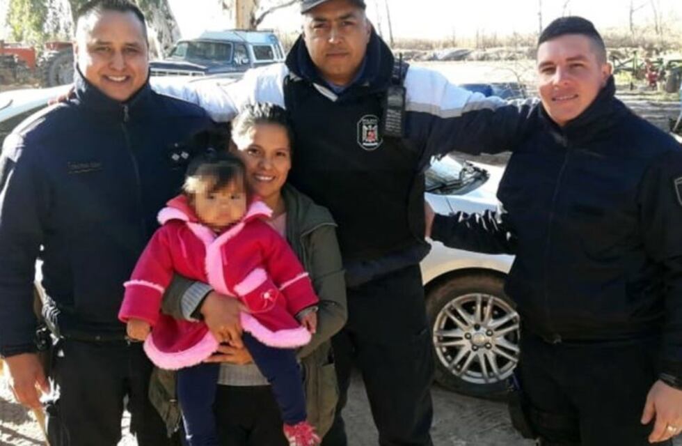 Policías salvan a una bebé que sufría convulsiones