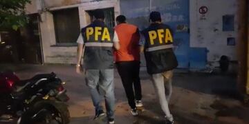 Allanamientos de la PFA en Rosario y Pueblo Esther\u002E Secuestraron droga, armas y municiones\u002E