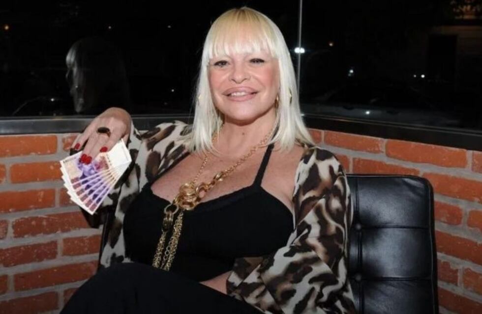 Silvia Süller y su servicio de videollamadas: lista de precios y escote en primer plano