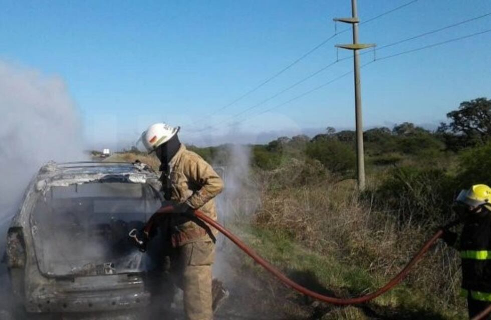 Juez santafesino logró salvarse junto a sus tres hijas al incendiarse su auto