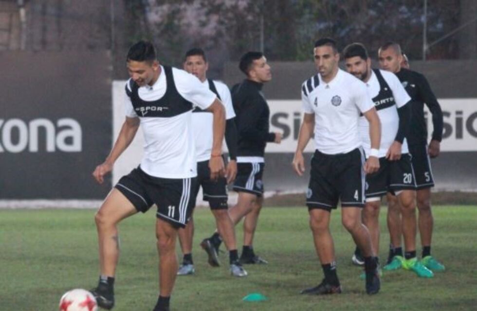 Dos futbolistas argentinos, involucrados en un escándalo en Paraguay