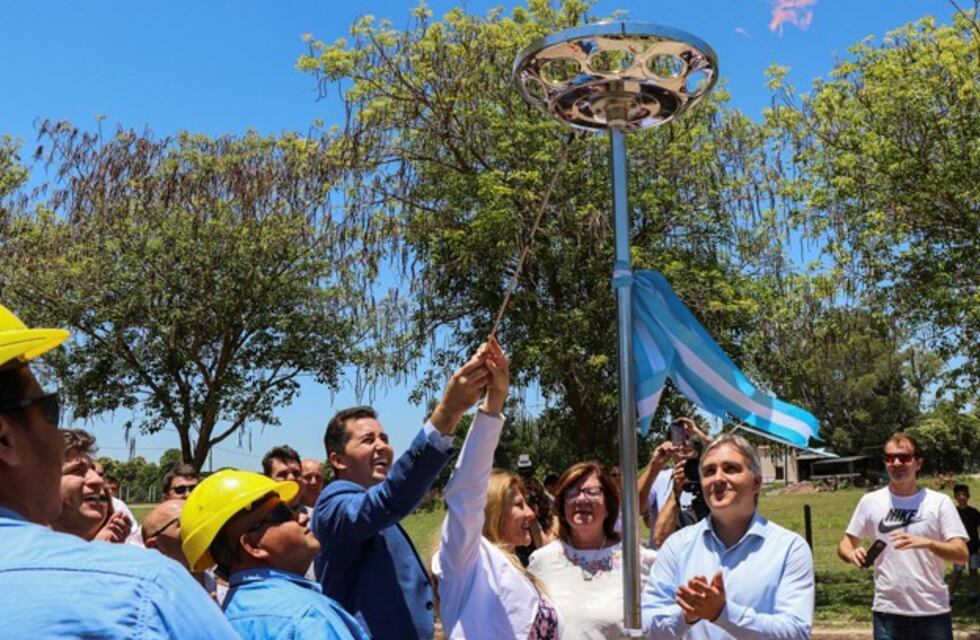 Inauguraron plantas reductoras y ramales en Colonia Vignaud, Porteña y Brinkmann