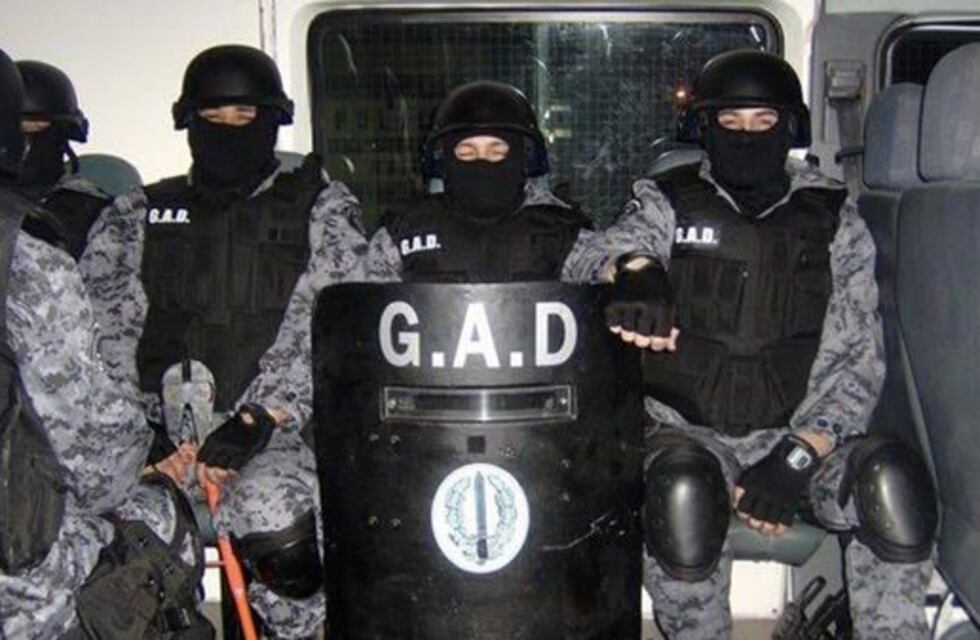 Un policía dio positivo de coronavirus y aíslan a otros cinco en una dependencia de La Plata