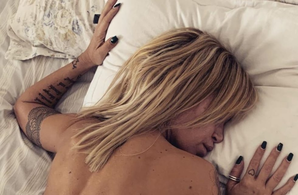 Flor Peña volvió a mostrar su cuerpo al natural y aseguró que es "quien quiere ser"