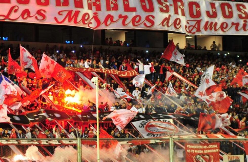 Siguen los cánticos de las hinchadas contra Macri