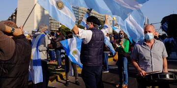 Protestas y movilizaciones en contra del Gobierno en distintos puntos del país (Foto: Clarín)