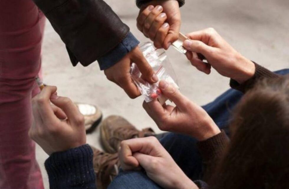 Irá a la cárcel por vender drogas a alumnos de una escuela