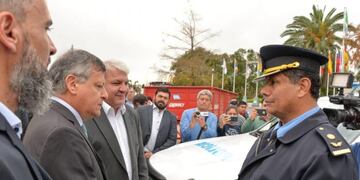 Pepo, junto a autoridades de la localidad, encabezó el acto\u002E (Prensa Gobierno)