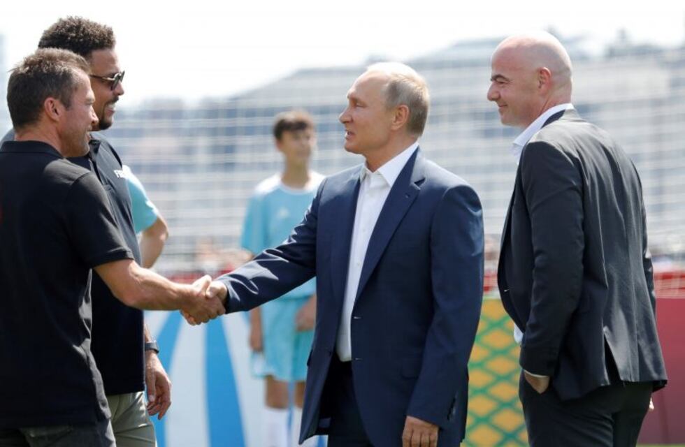 Vladimir Putin le regaló entradas a los dos hinchas argentinos más despistados del Mundial