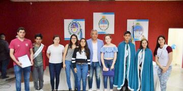 Soloaga entregó becas y resaltó el nacimiento de una nueva Argentina