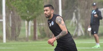 El zaguero fue de mayor a menor pero lo quieren retener\u002E También están interesados Estudiantes y un club mexicano\u002E