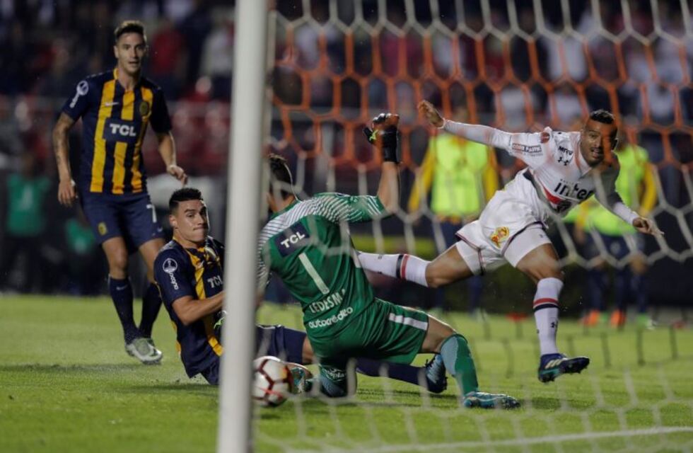 Es oficial: Jeremías Ledesma deja Rosario Central para atajar en el Cádiz español