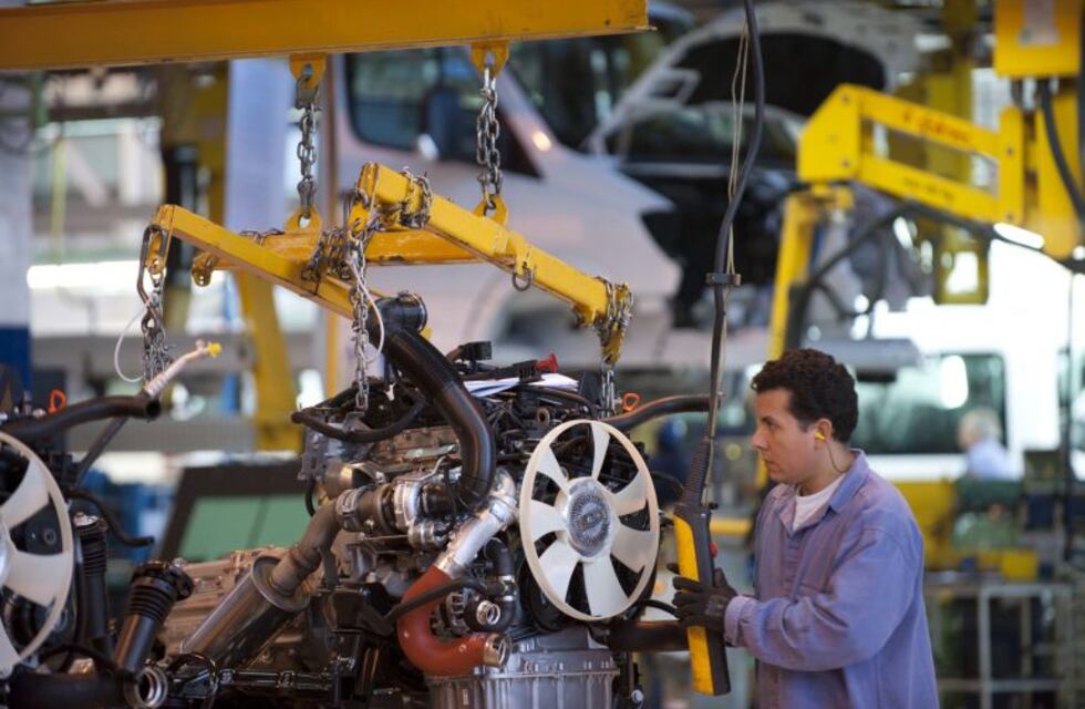 La fabricación de autos cayó 32,5% en 2019 y las exportaciones el 16,7%